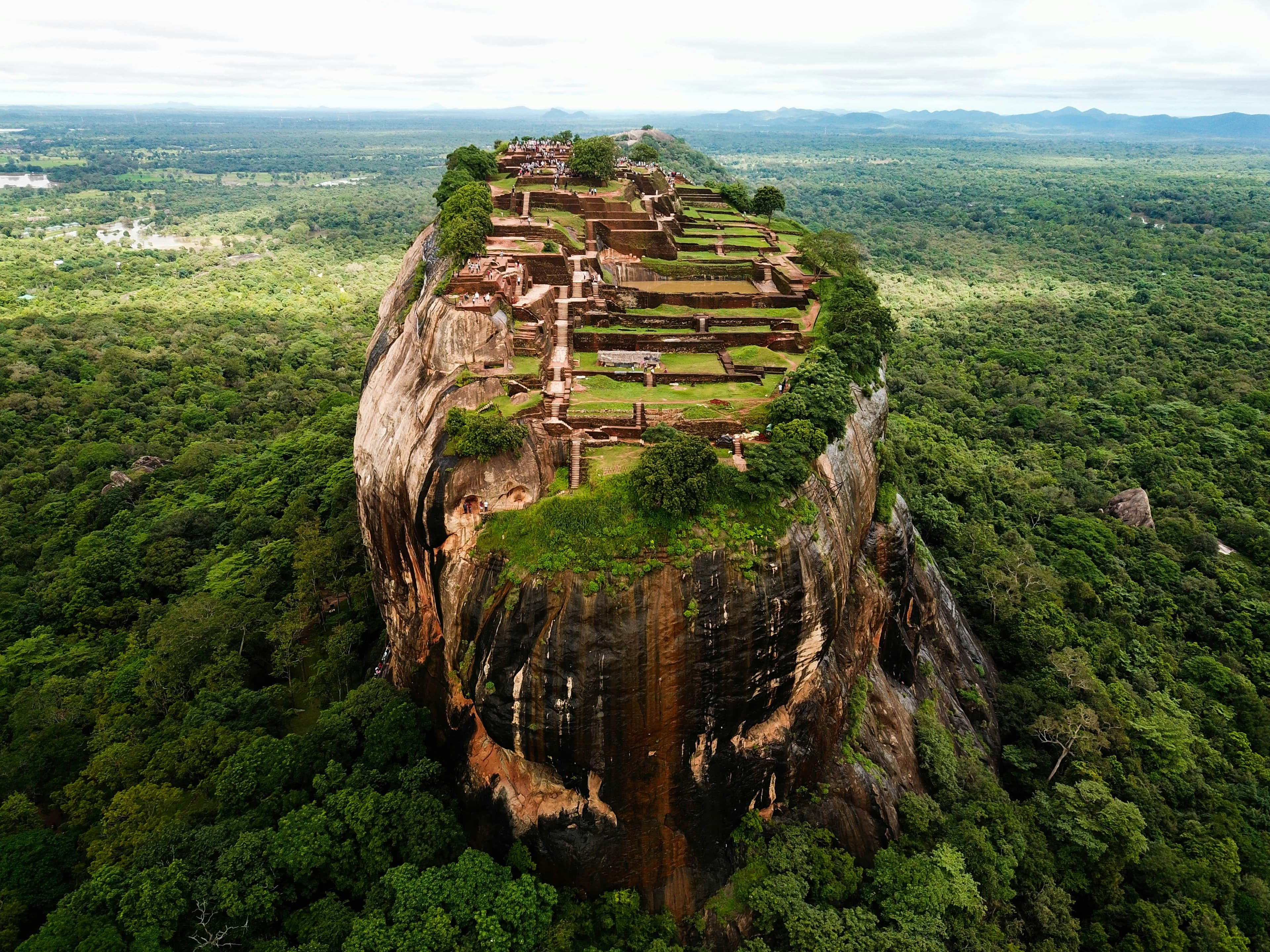 Sri Lanka coastal fort and ocean horizon